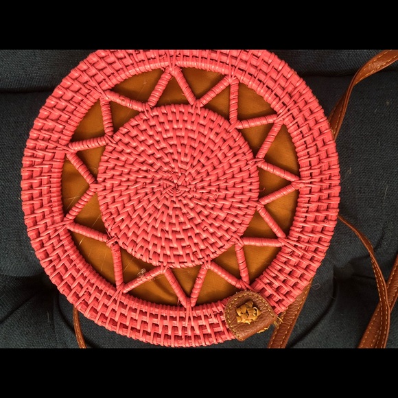 Pink straw cross purse! New! - Picture 5 of 8